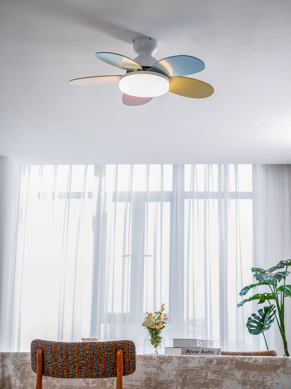 Petalo Six-Blade Wooden Ceiling Fan with Integrated LED Light