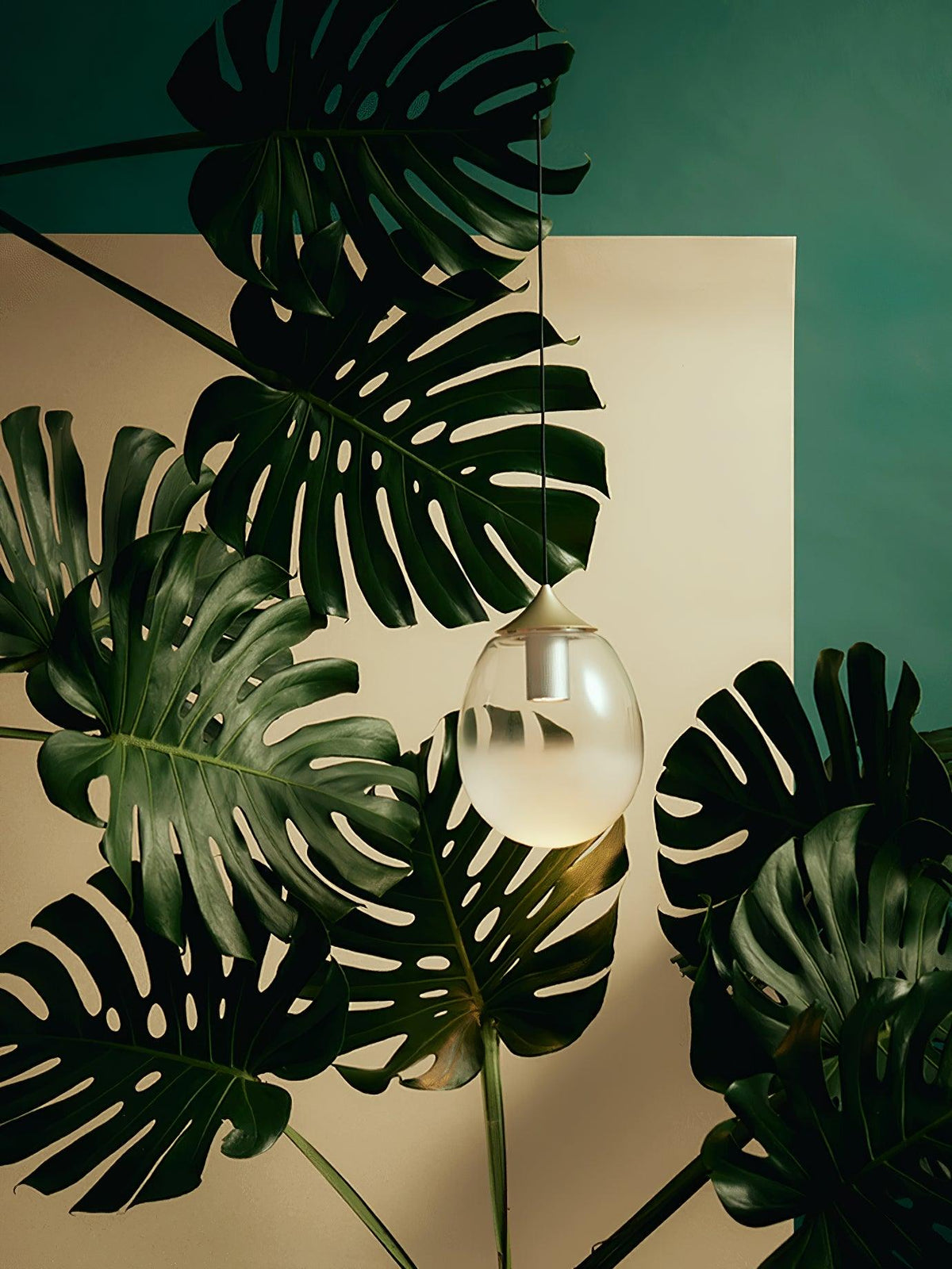 Petra Glass Pendant Light – Modern Minimalist Hanging Lamp for Dining and Living Spaces