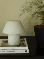 petra-table-lamp
