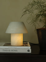 petra-table-lamp