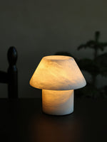 petra-table-lamp