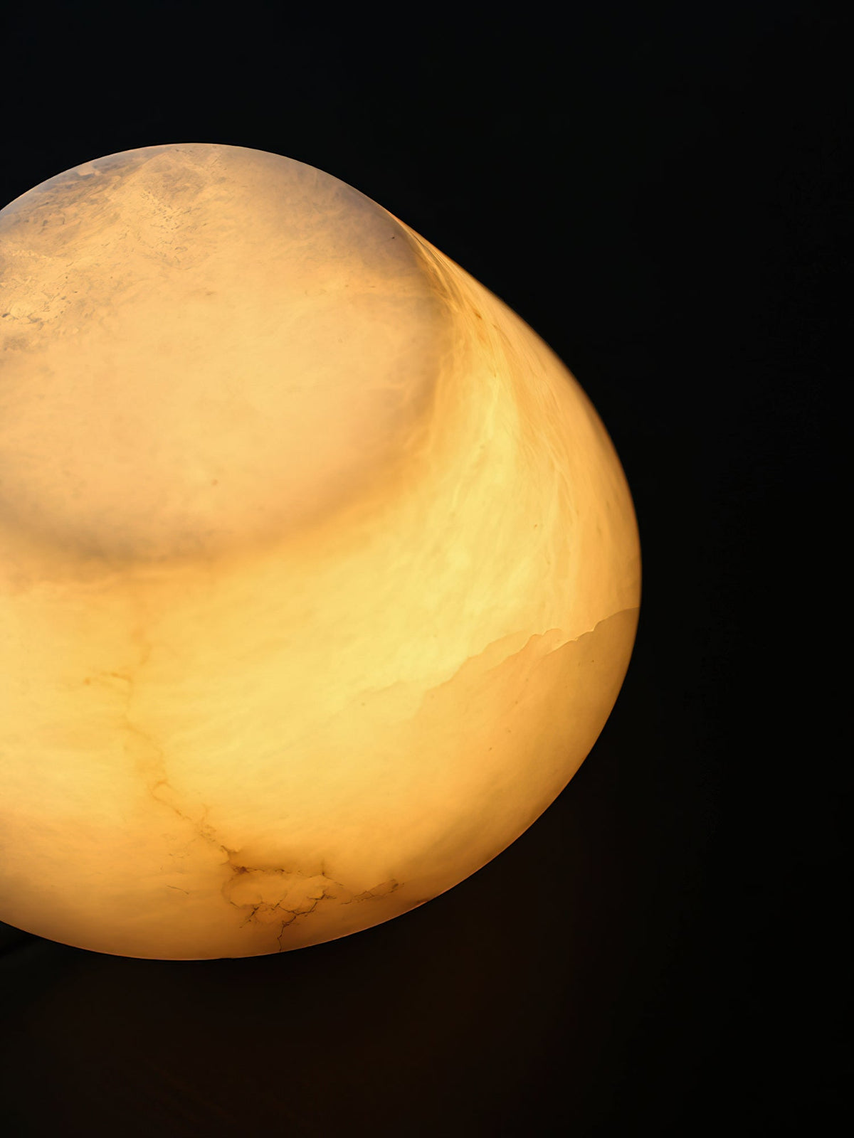 petra-table-lamp