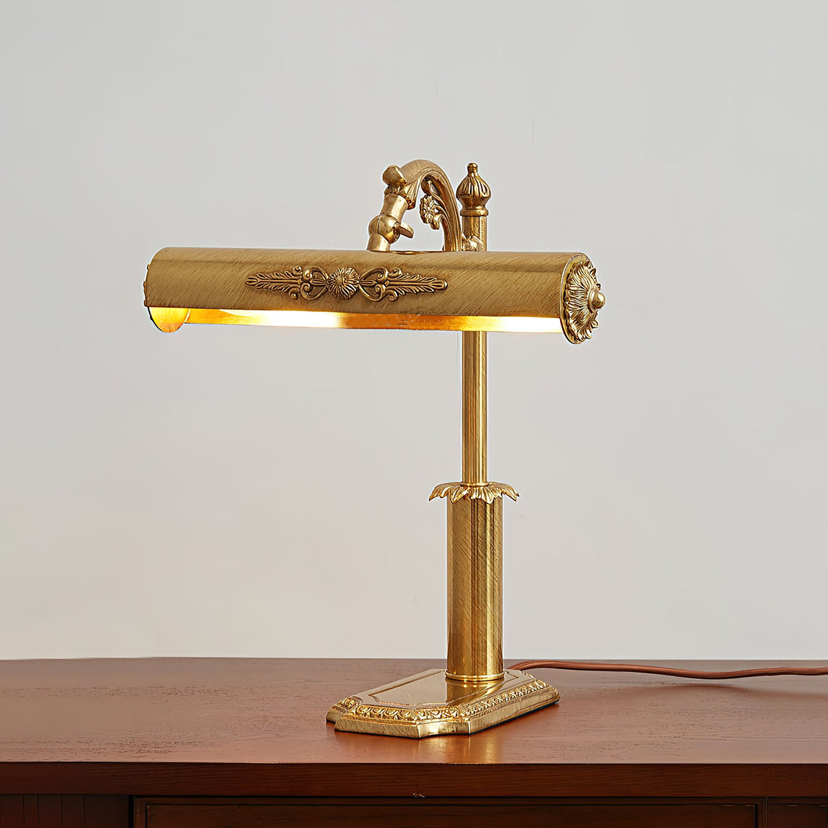 piano-mate-table-lamp
