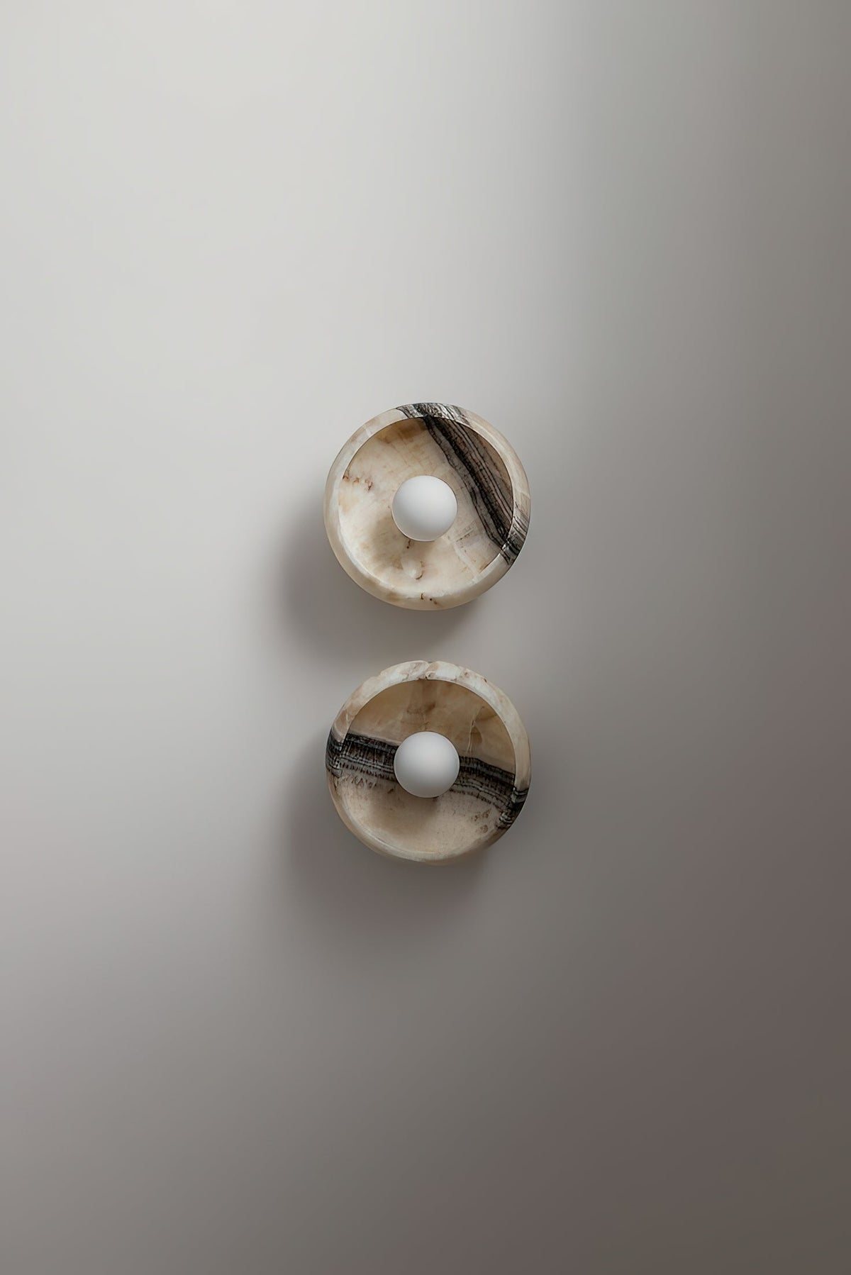 piedra-marble-wall-lamp