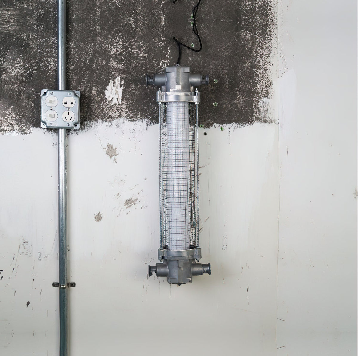 pillar-offset-wall-lamp