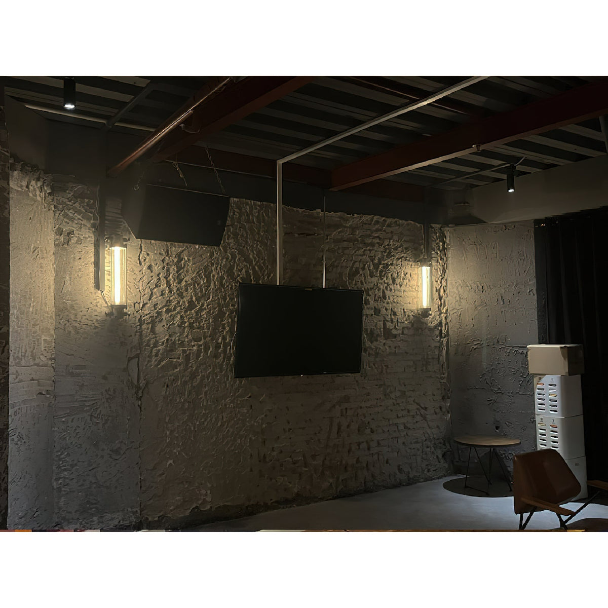 pillar-offset-wall-lamp