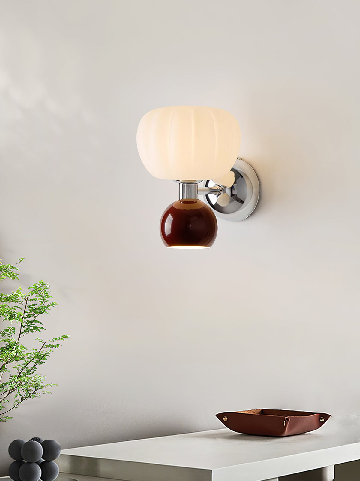 pimiento-wall-lamp