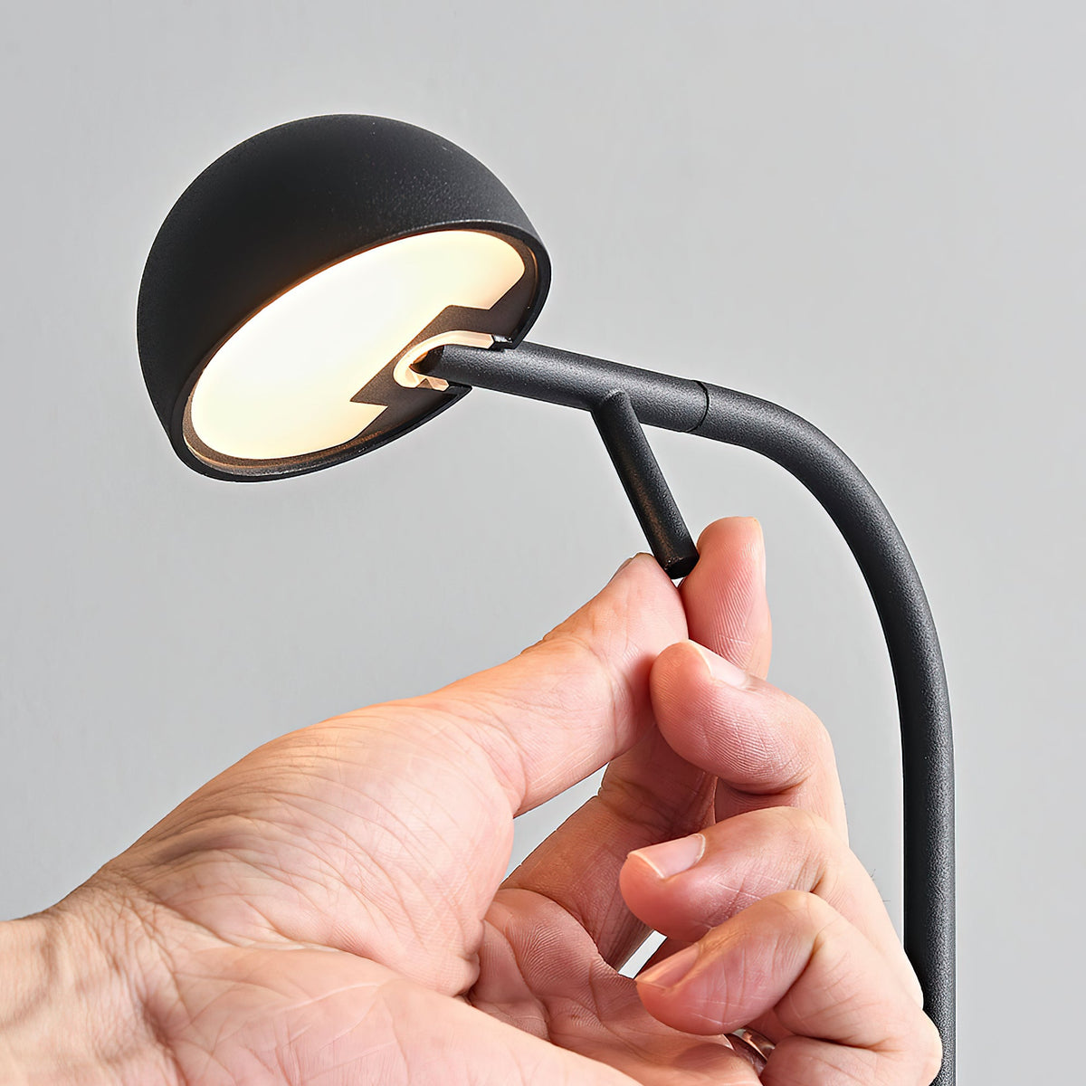 pin-table-lamp
