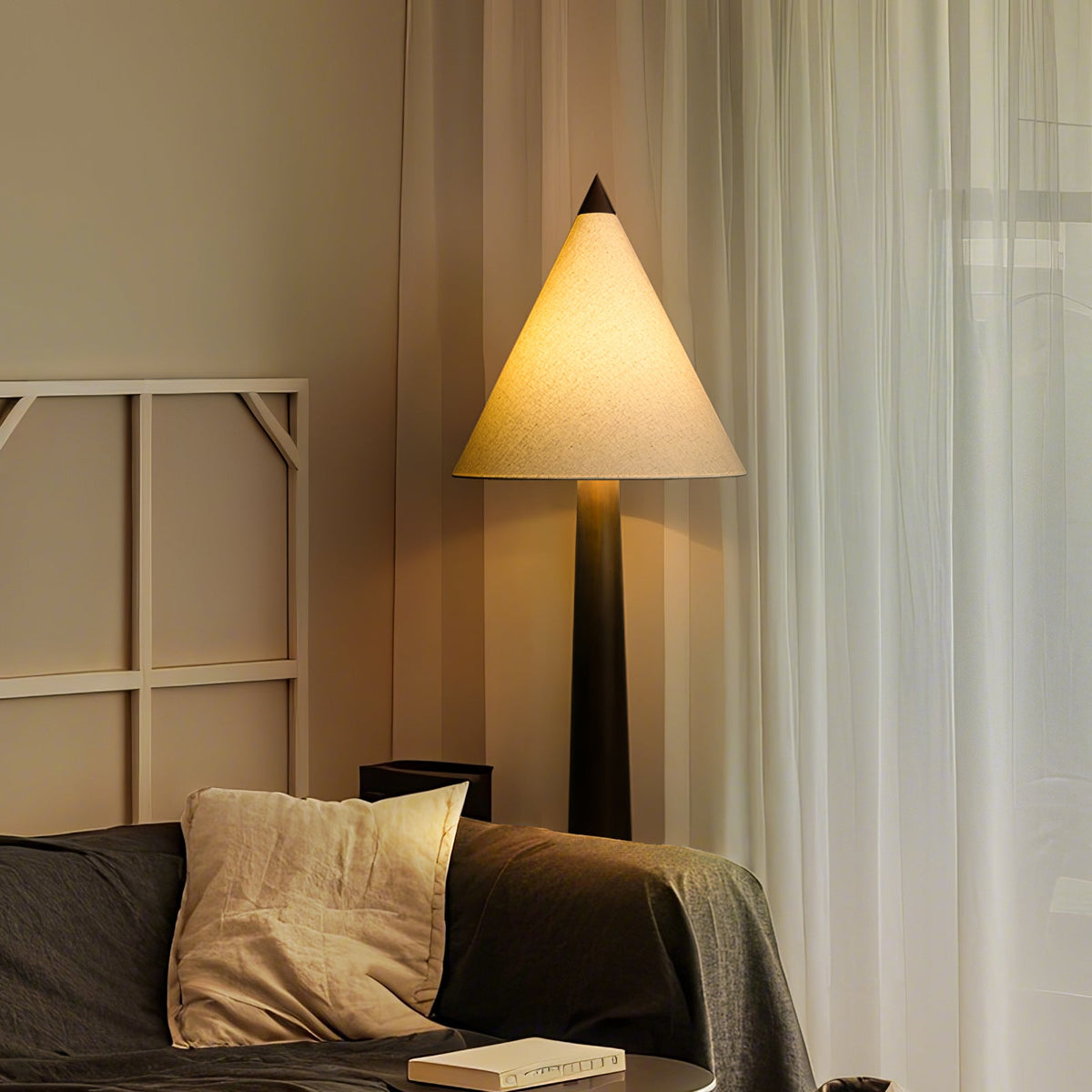 Pinecone Wooden Floor Lamp – Handcrafted Natural Illumination