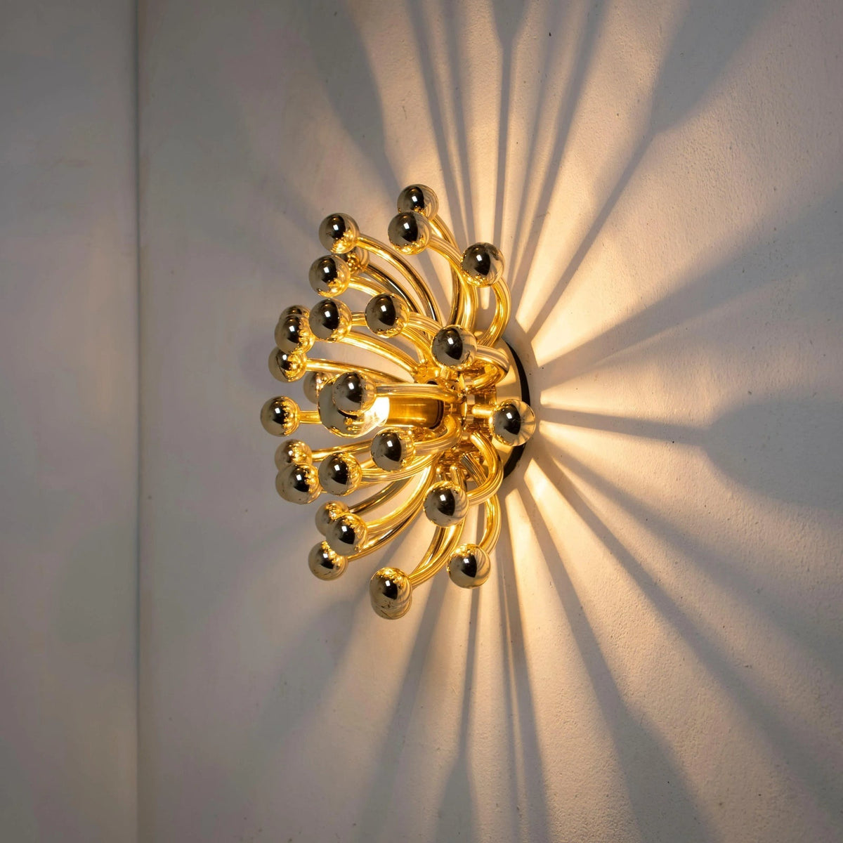 Pistillino Brass Wall Sconce – Modern Gold Orb Lighting Fixture