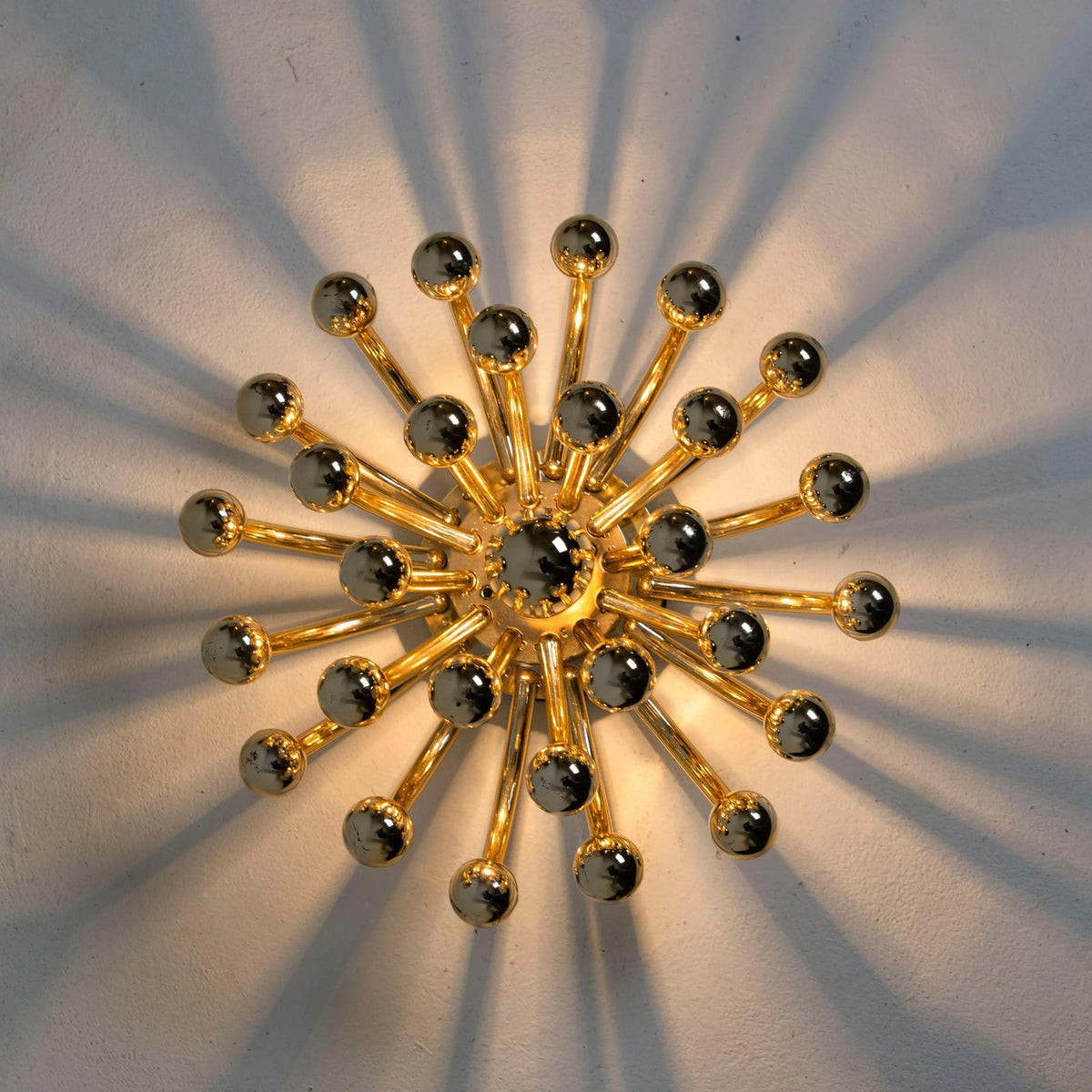 Pistillino Brass Wall Sconce – Modern Gold Orb Lighting Fixture