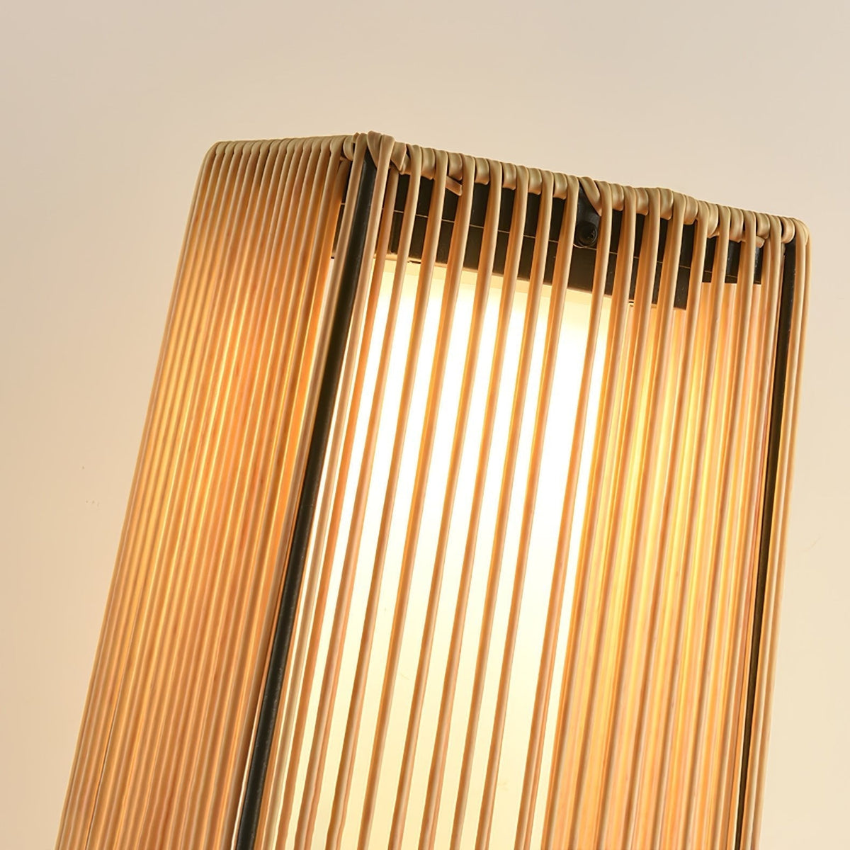 Plastic Rattaplastic Rattan Outdoor Post Light With Solar Panel
