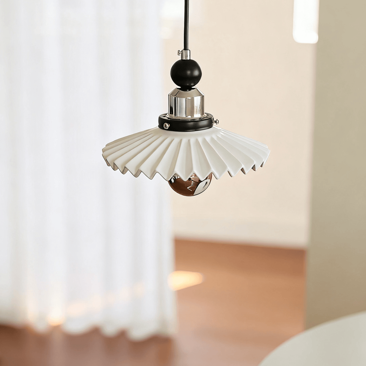 Pleated Petal Pendant Light – Modern Ceramic Hanging Lamp for Dining and Bedroom