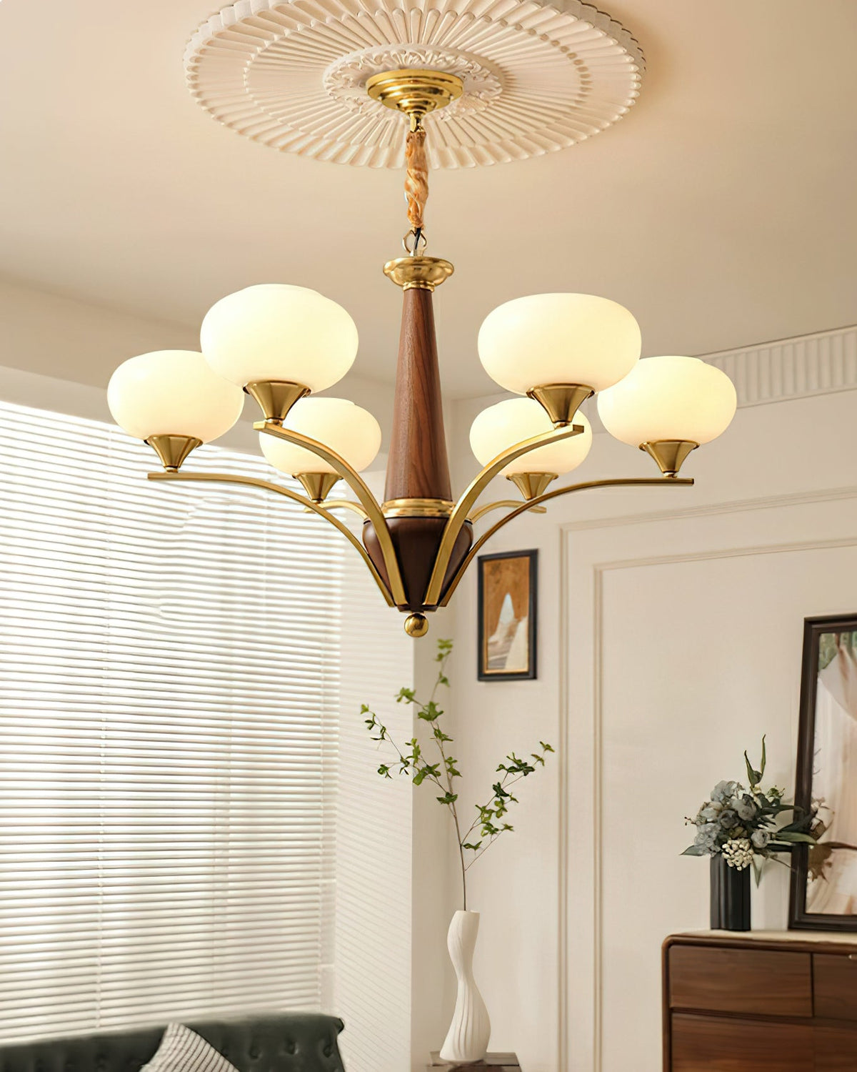 pointed-chandelier
