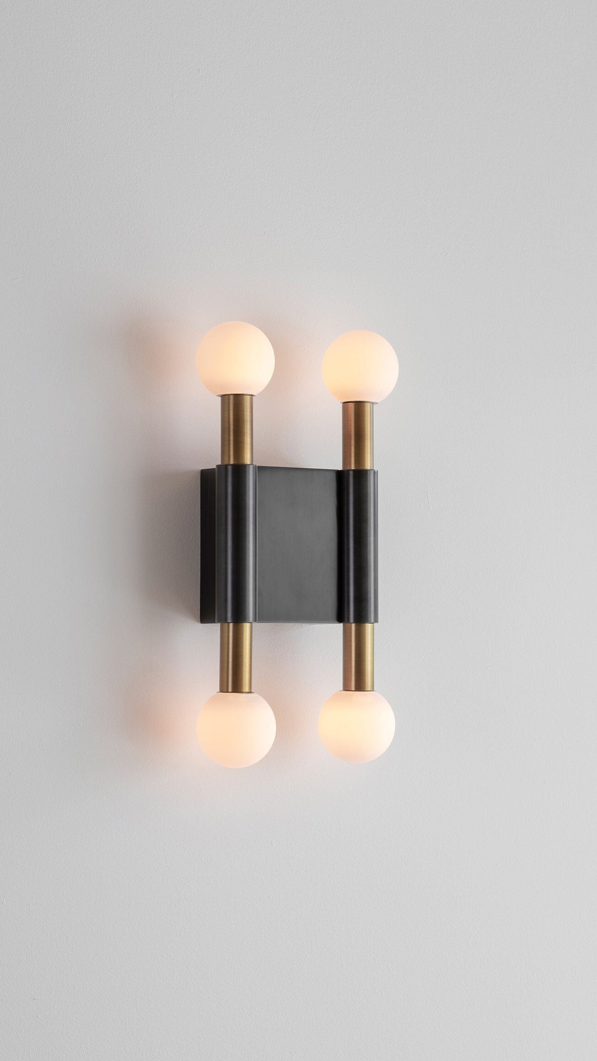 pole-and-circile-wall-lamp