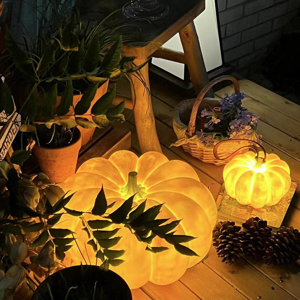 portable-pumpkin-table-lamp