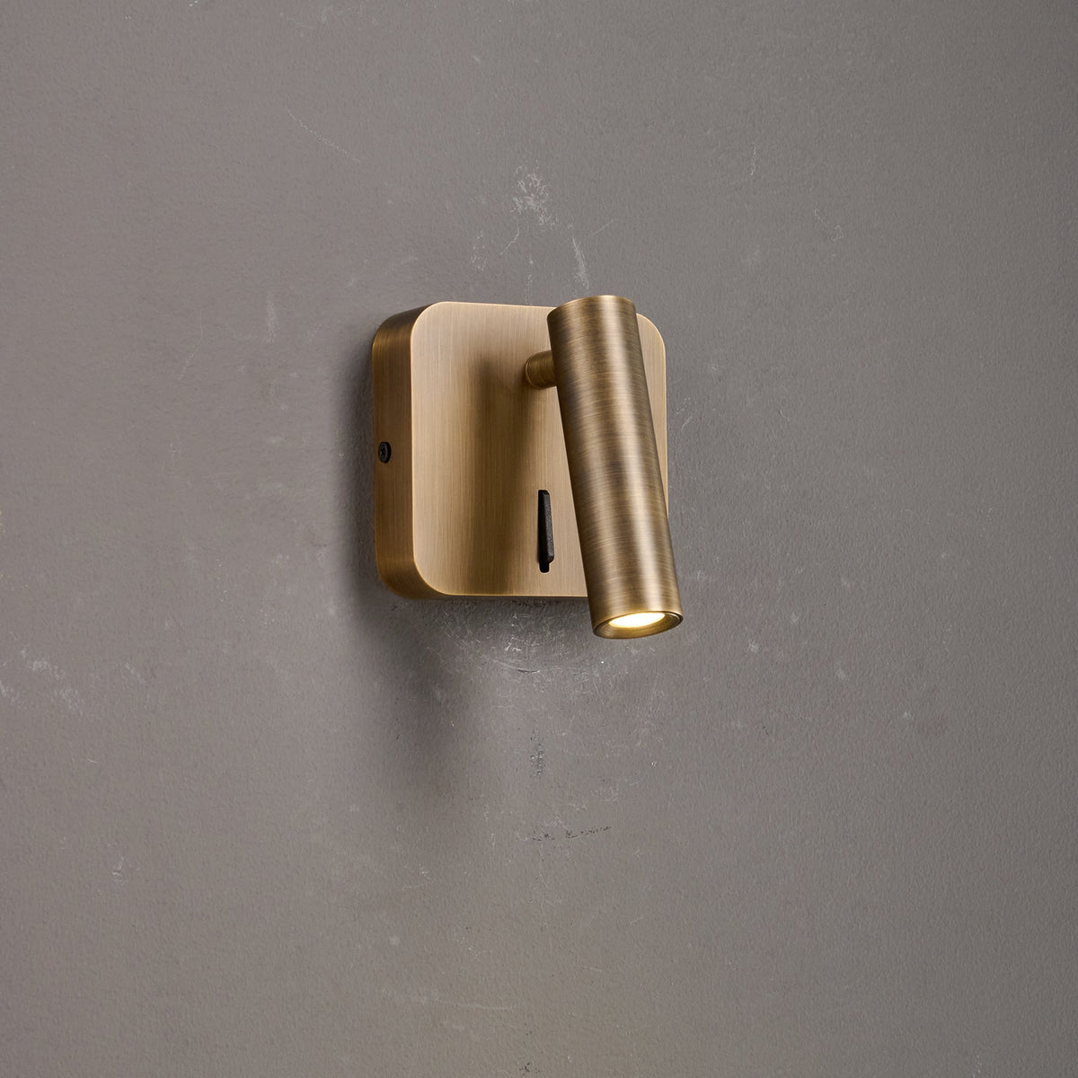 prea-wall-lamp