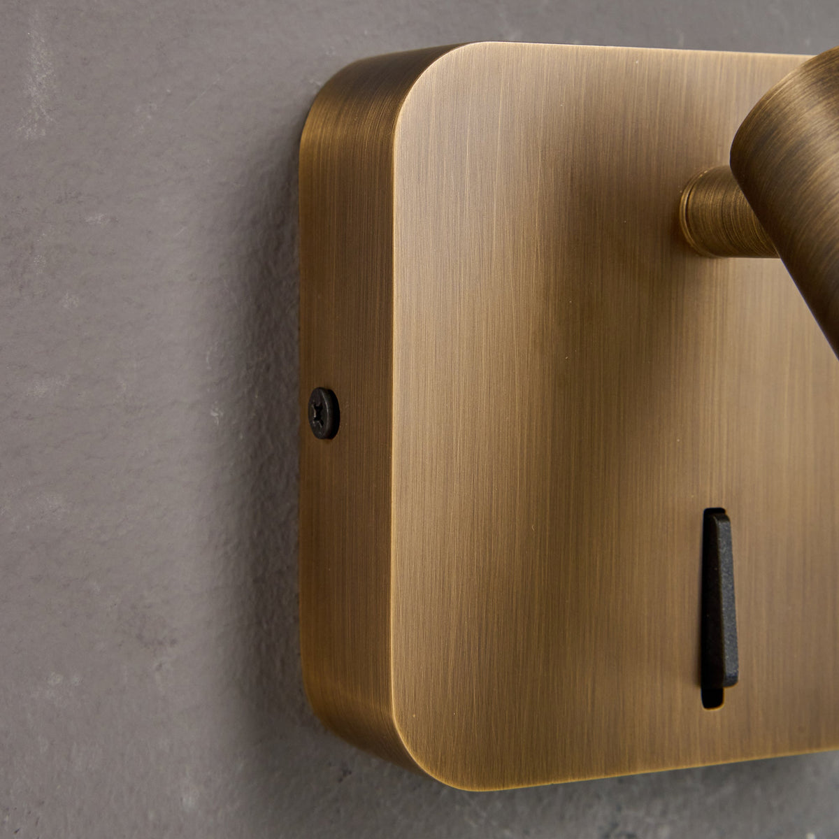 prea-wall-lamp
