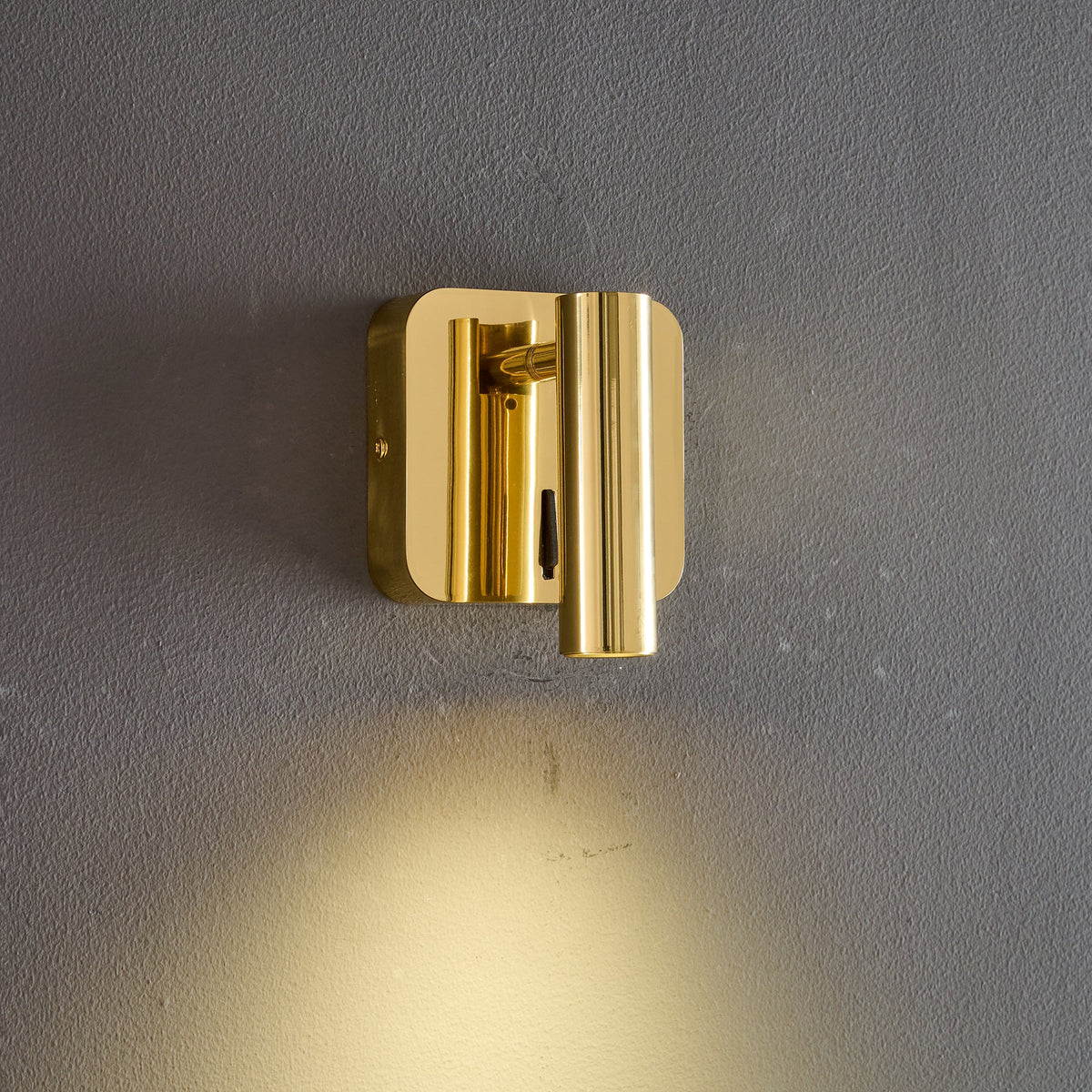 prea-wall-lamp