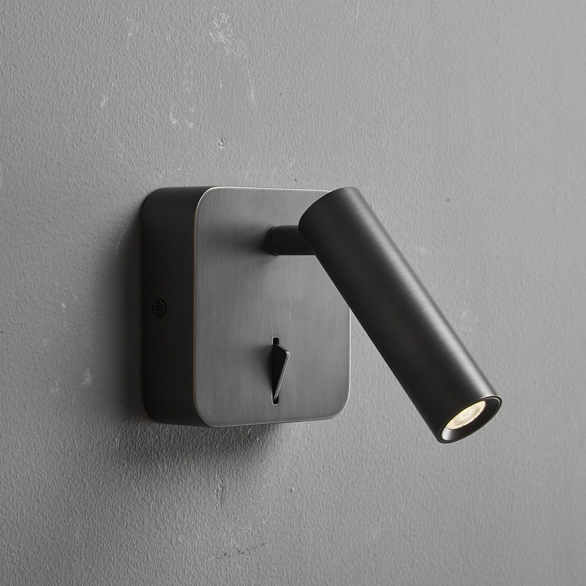 prea-wall-lamp