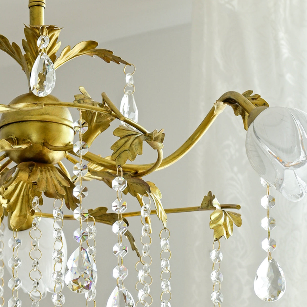 prosecco-chandelier