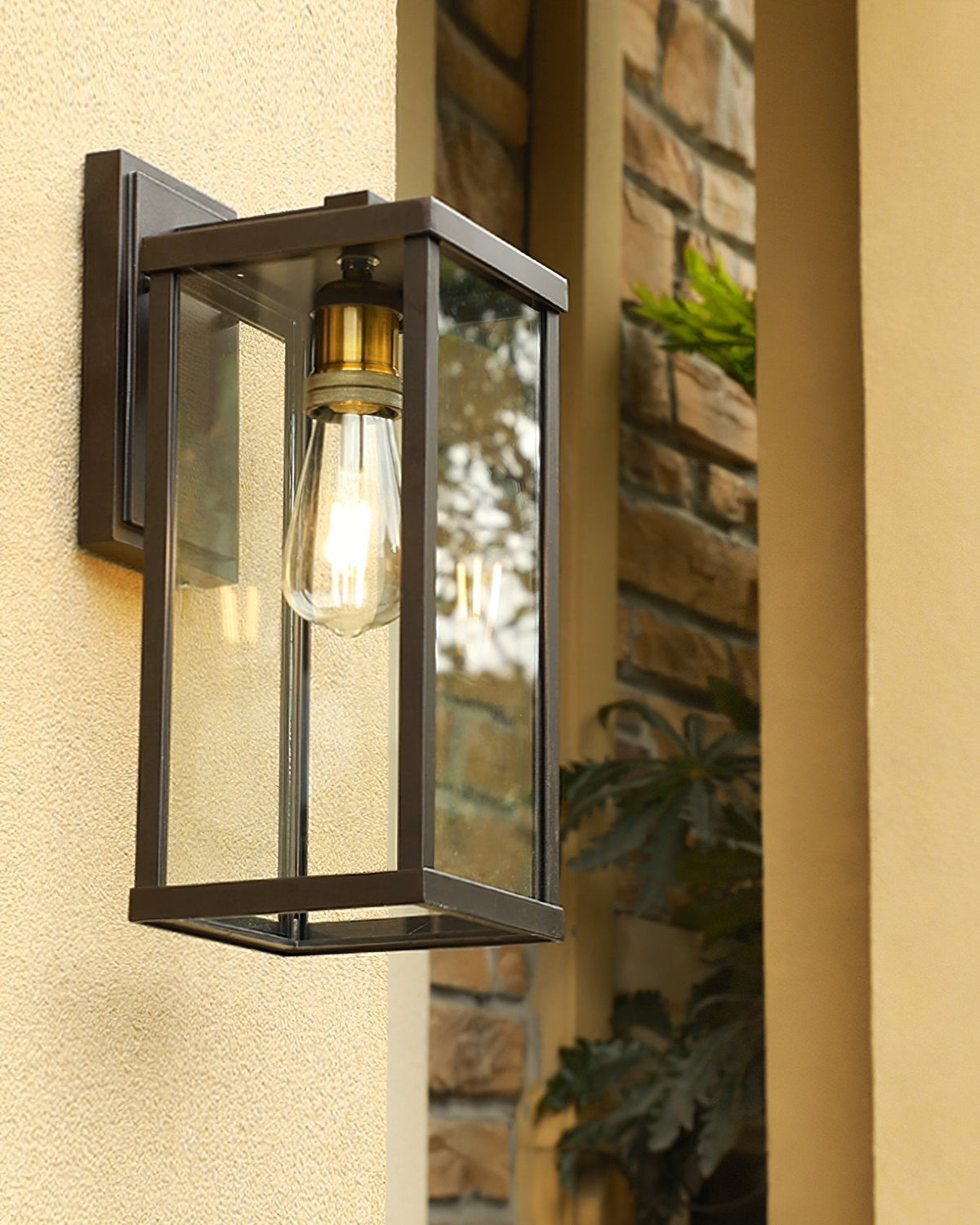 Radenko Glass Wall Light