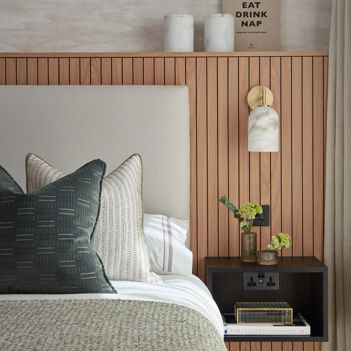 rae-alabaster-wall-lamp