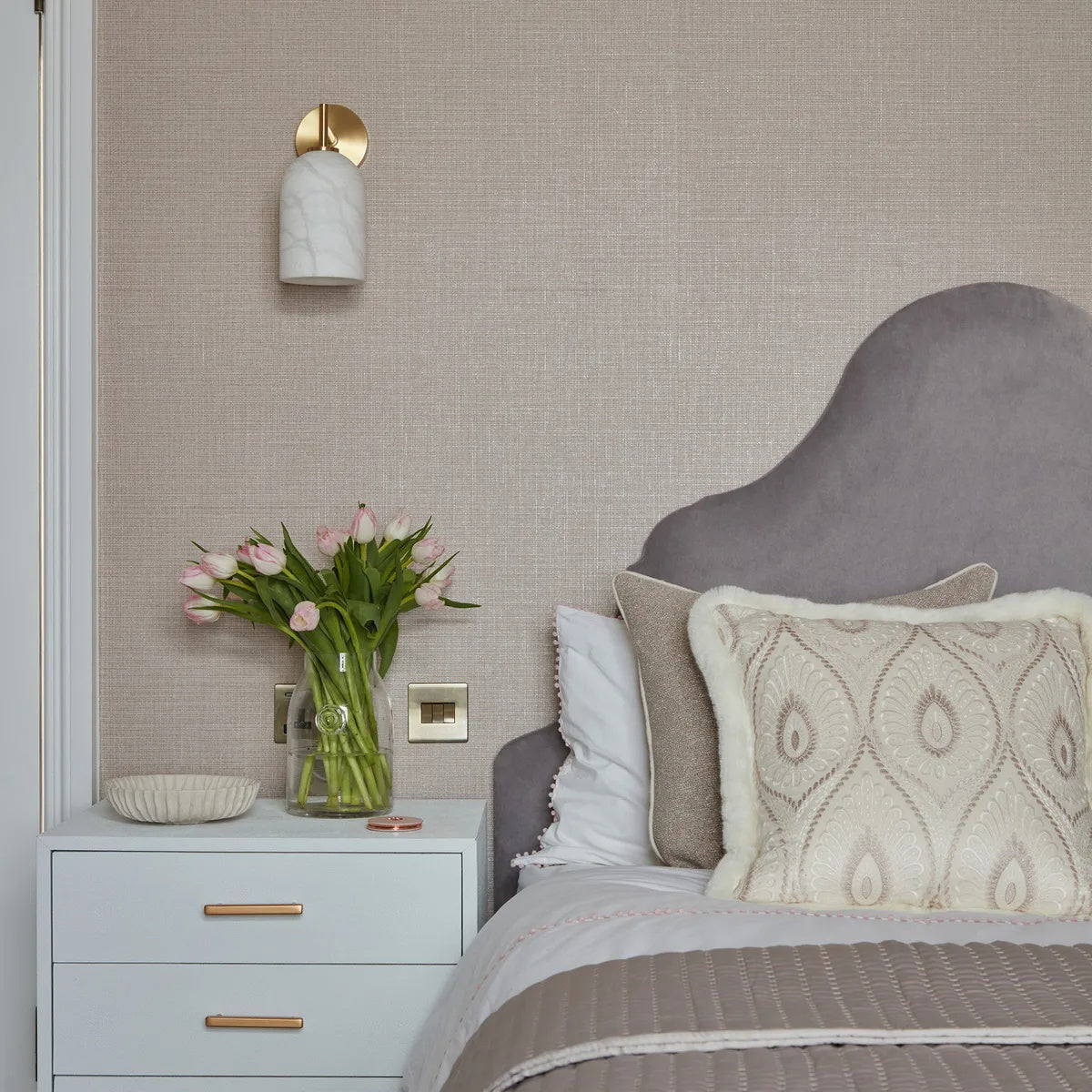 rae-alabaster-wall-lamp