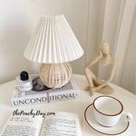 rattan-pleated-table-lamp
