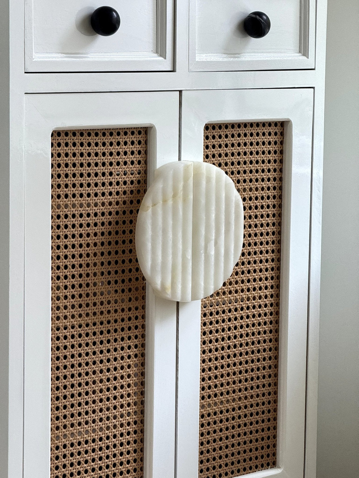 Ravina Ripple Marble Cabinet Pull Handle in Natural Stone