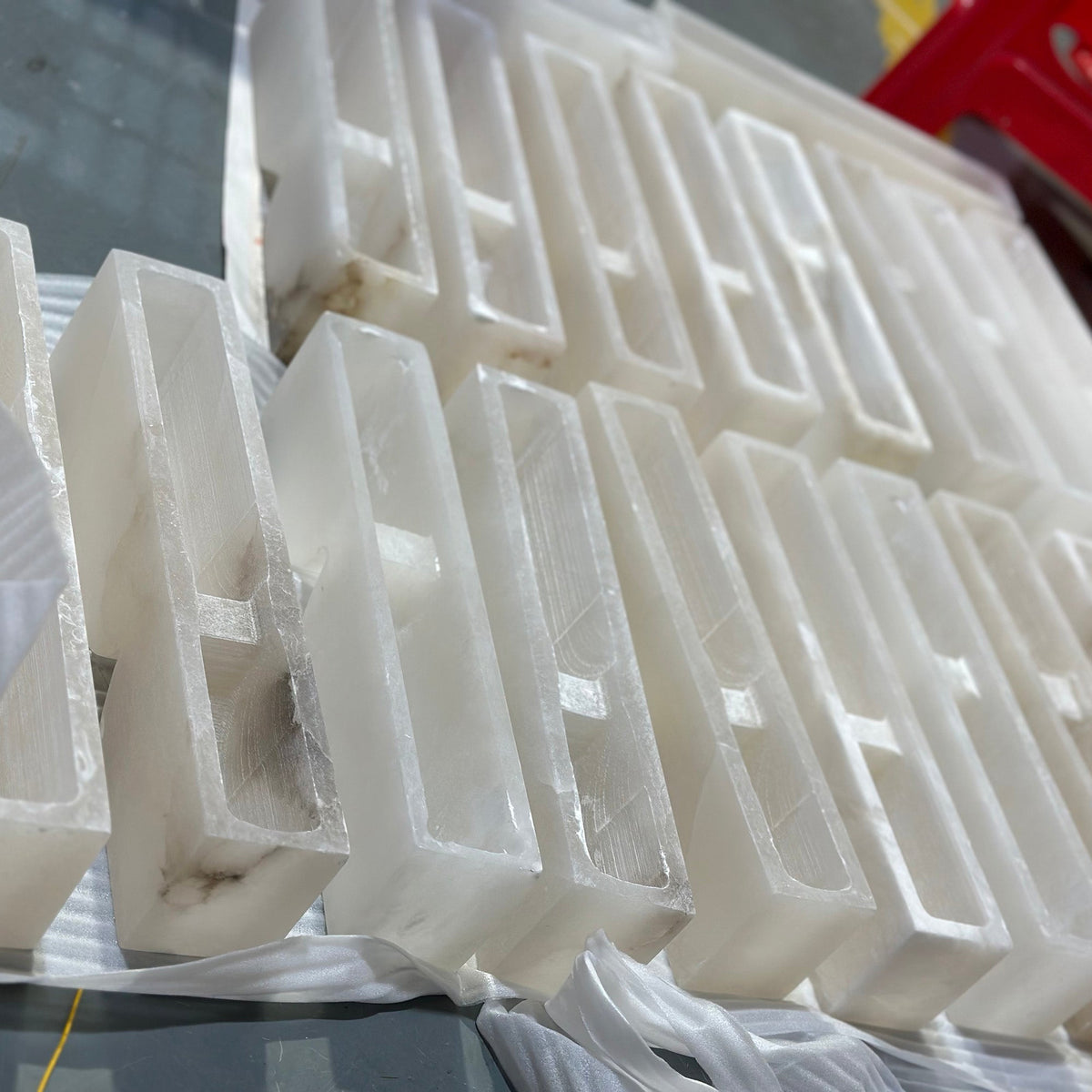 rectangular-alabaster-wall-lamp