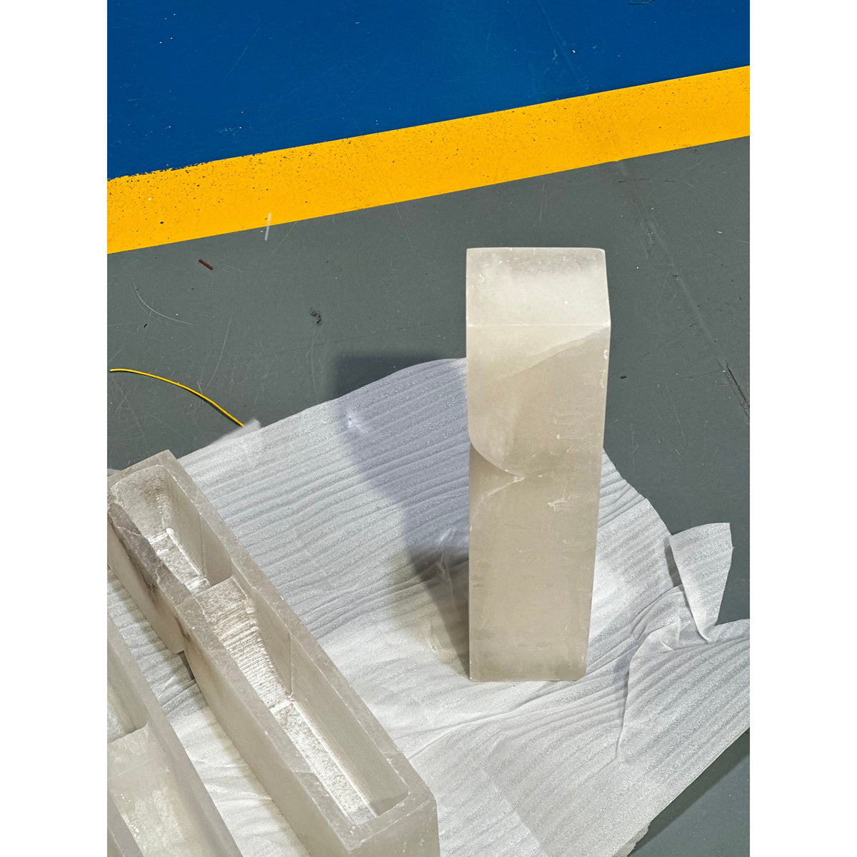 rectangular-alabaster-wall-lamp