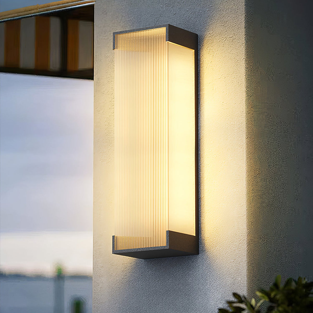 Luma Rectangular Solar Outdoor Wall Light in Black