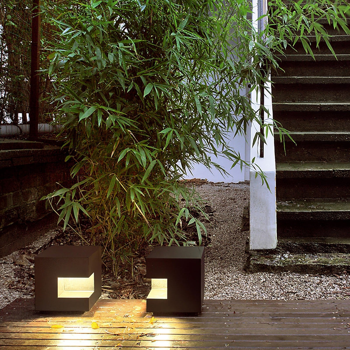 Modern Cube Outdoor Post Light – IP65 Waterproof LED Bollard for Pathways & Gardens