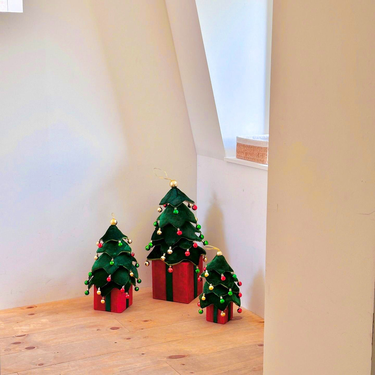 retractable-xmas-tree-gift-lamp