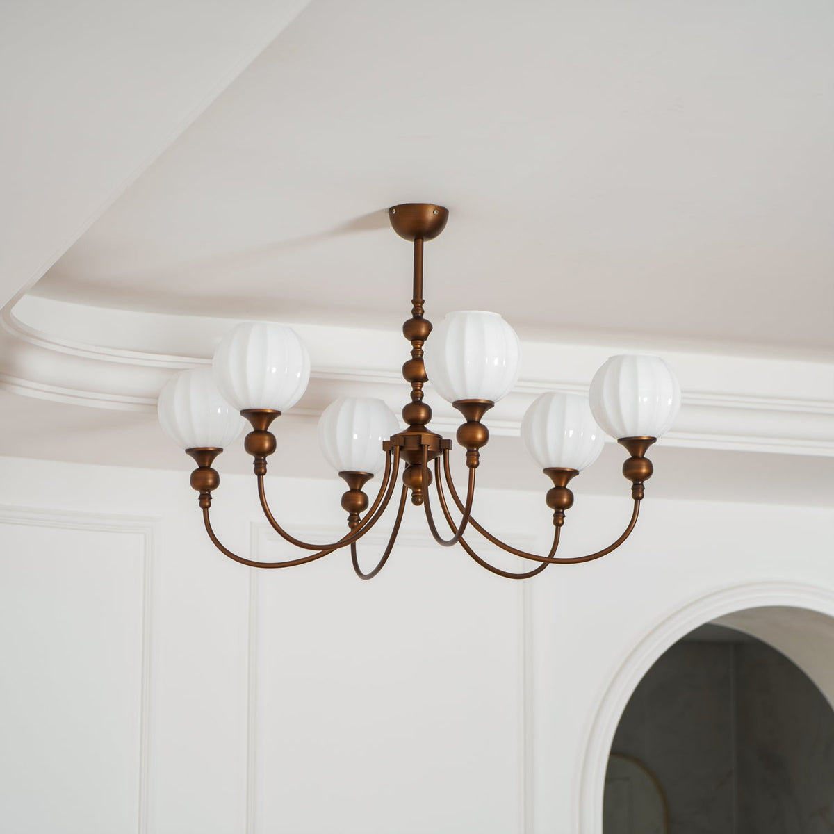 retro-monique-chandelier