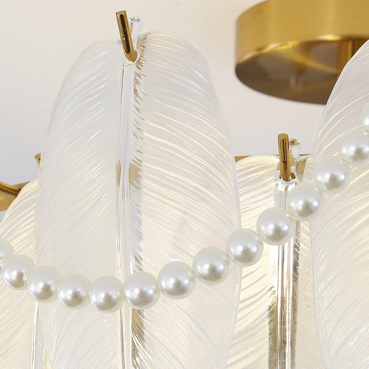 retro-feather-ceiling-lamp