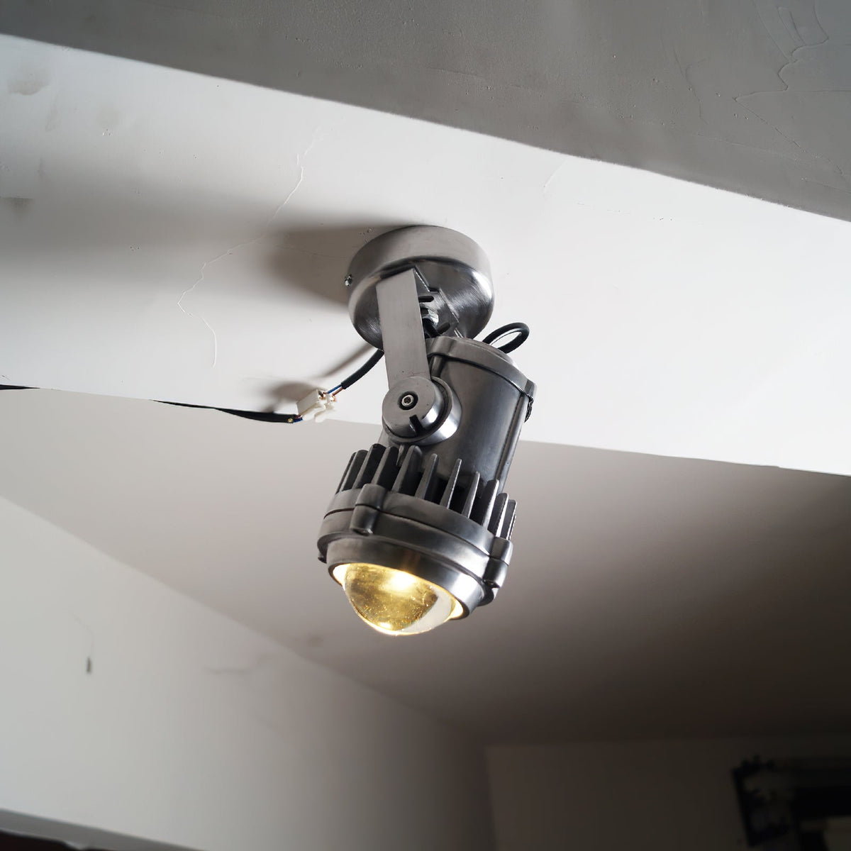 retro-industrial-aluminum-spotlight