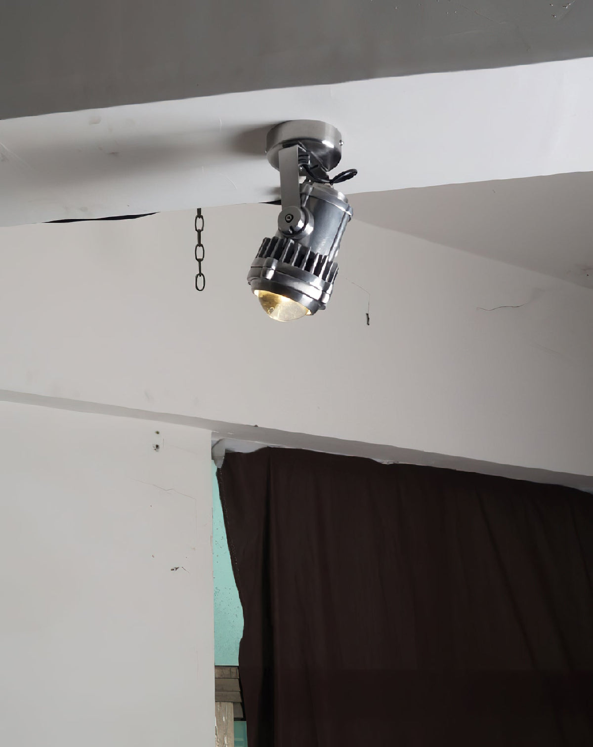 retro-industrial-aluminum-spotlight