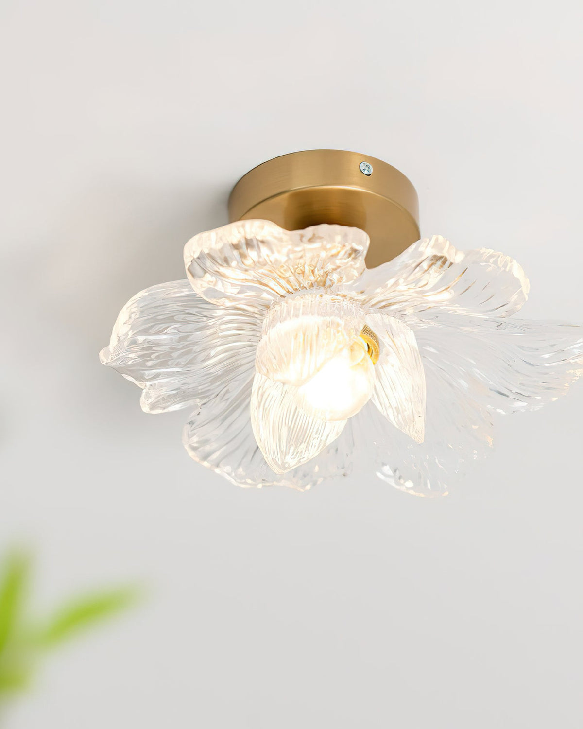 retro-petal-ceiling-light