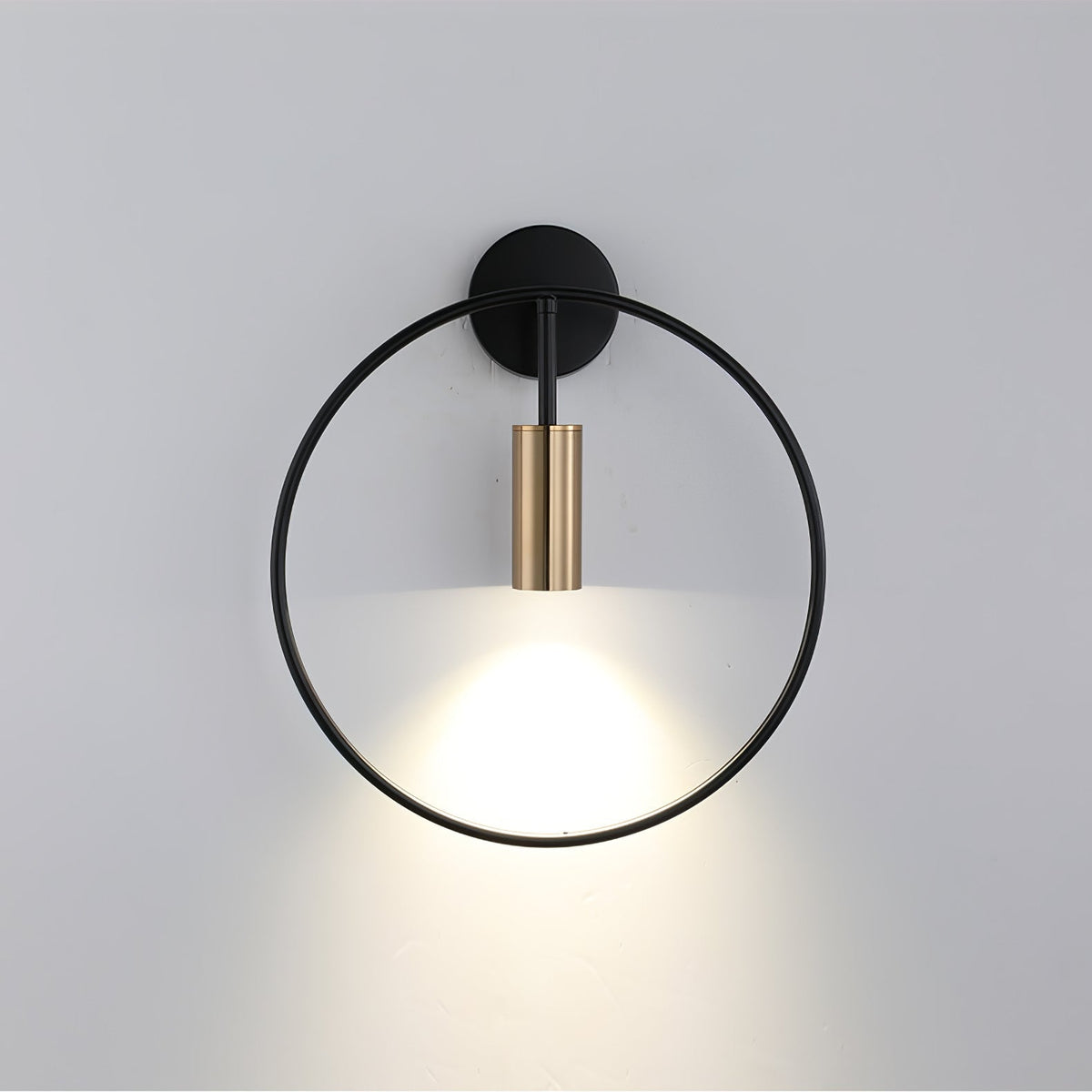 Revolta Wall Lamp