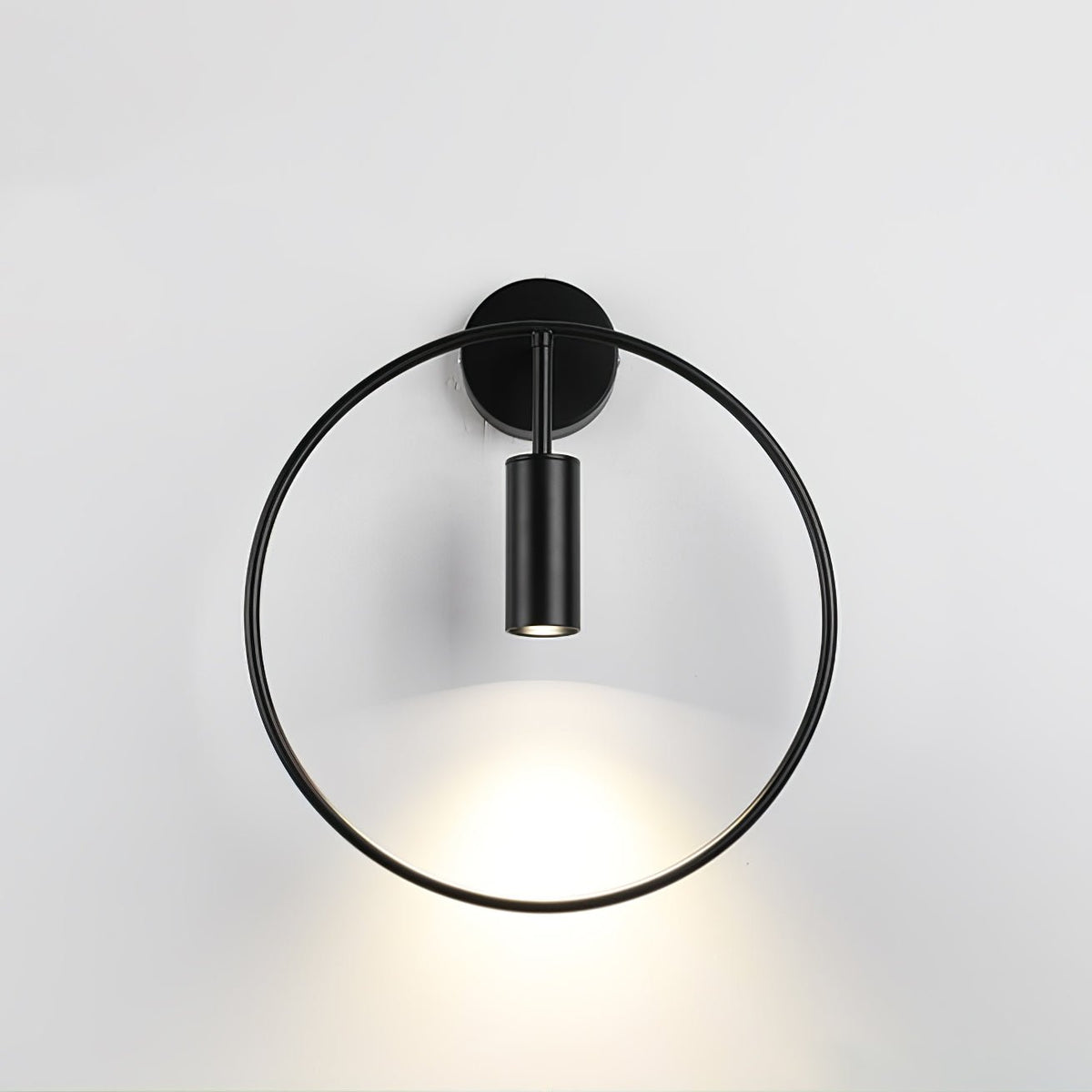 Revolta Wall Lamp