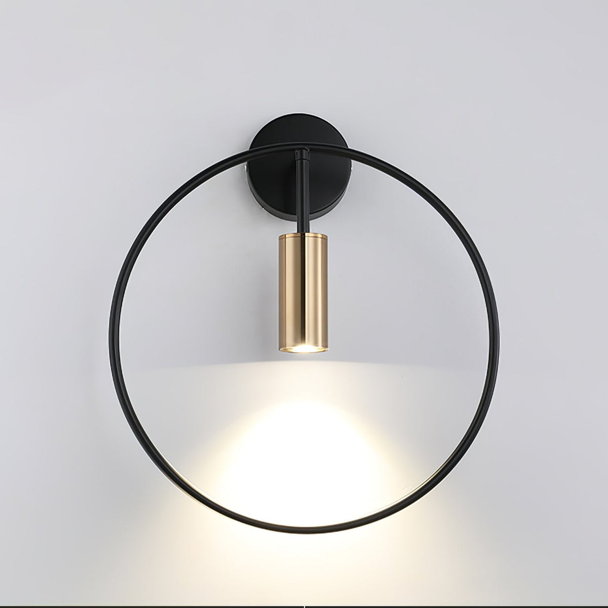 Revolta Wall Lamp