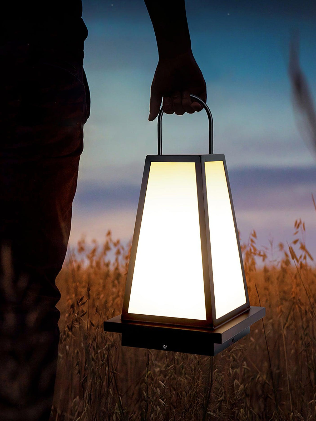 Roam Lantern Garden Solar Outdoor Lamp