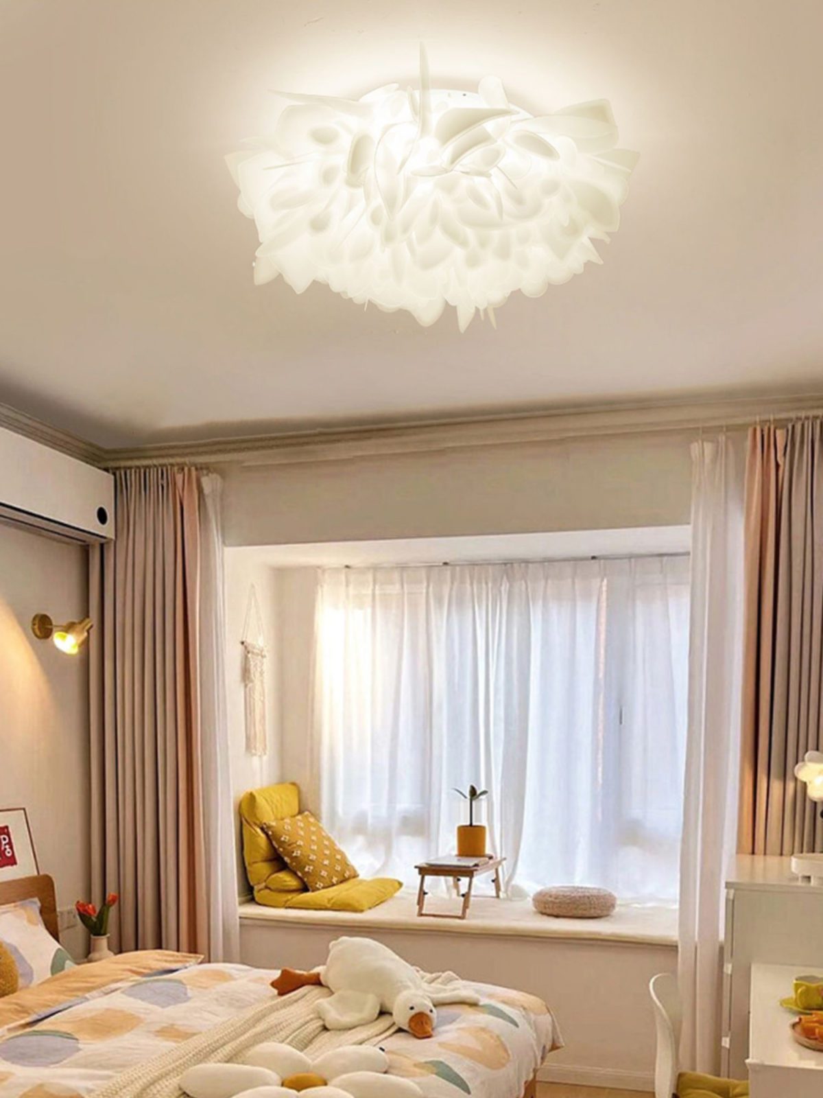 Romantic Petal Ceiling Lamp