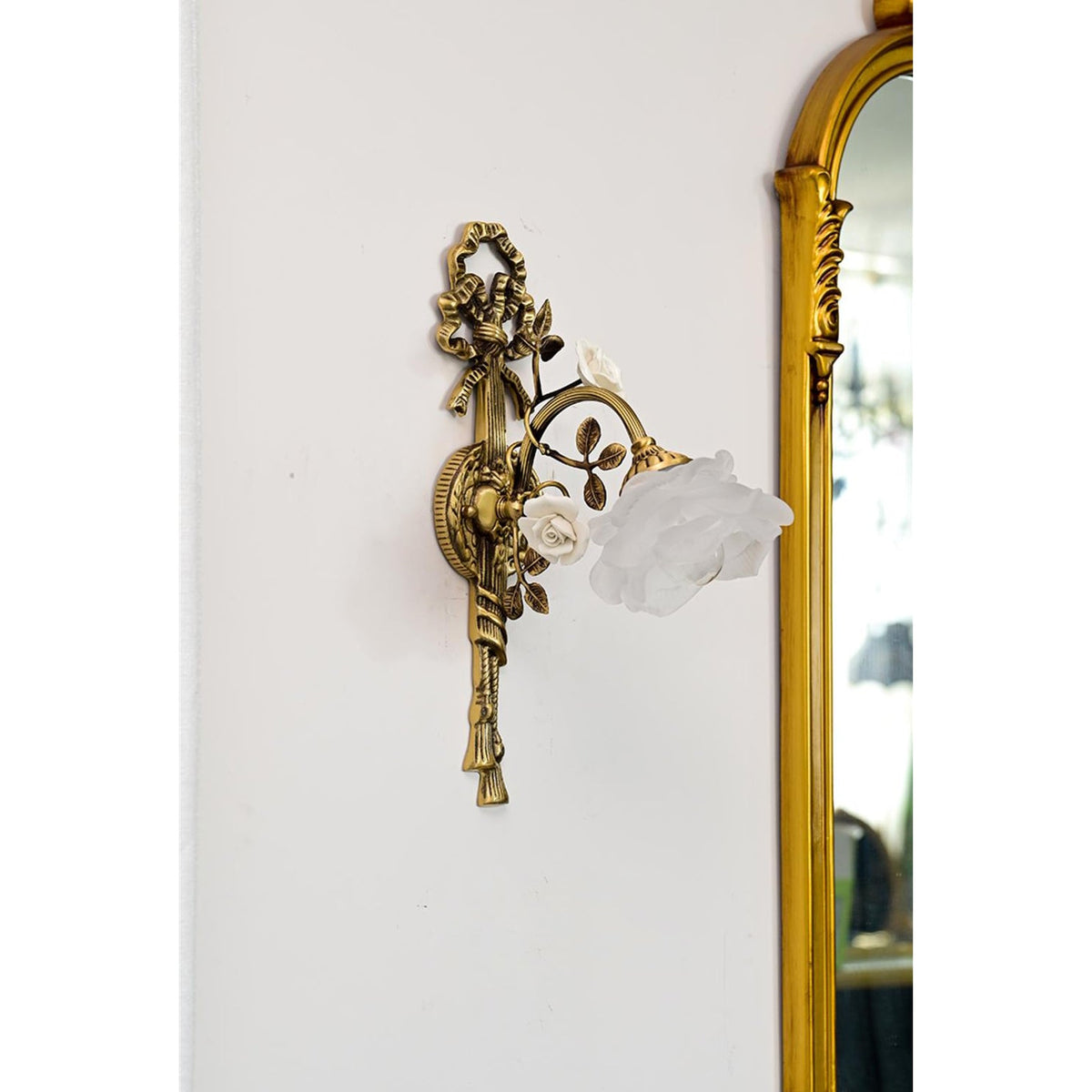 rosalie-floral-wall-lamp