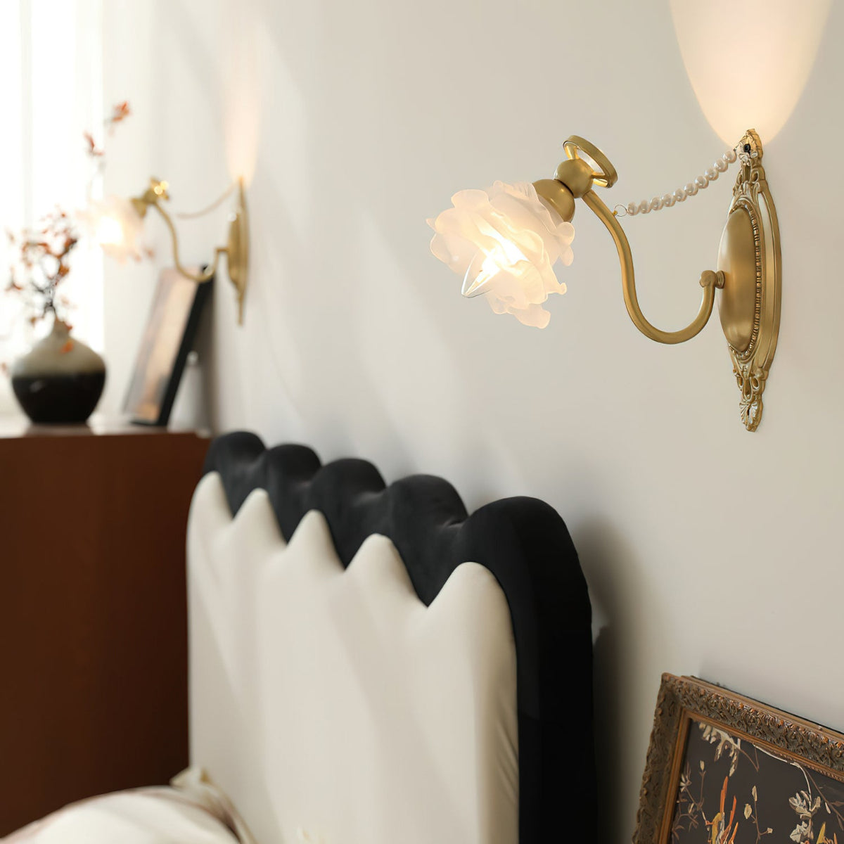 roses-landi-wall-lamp