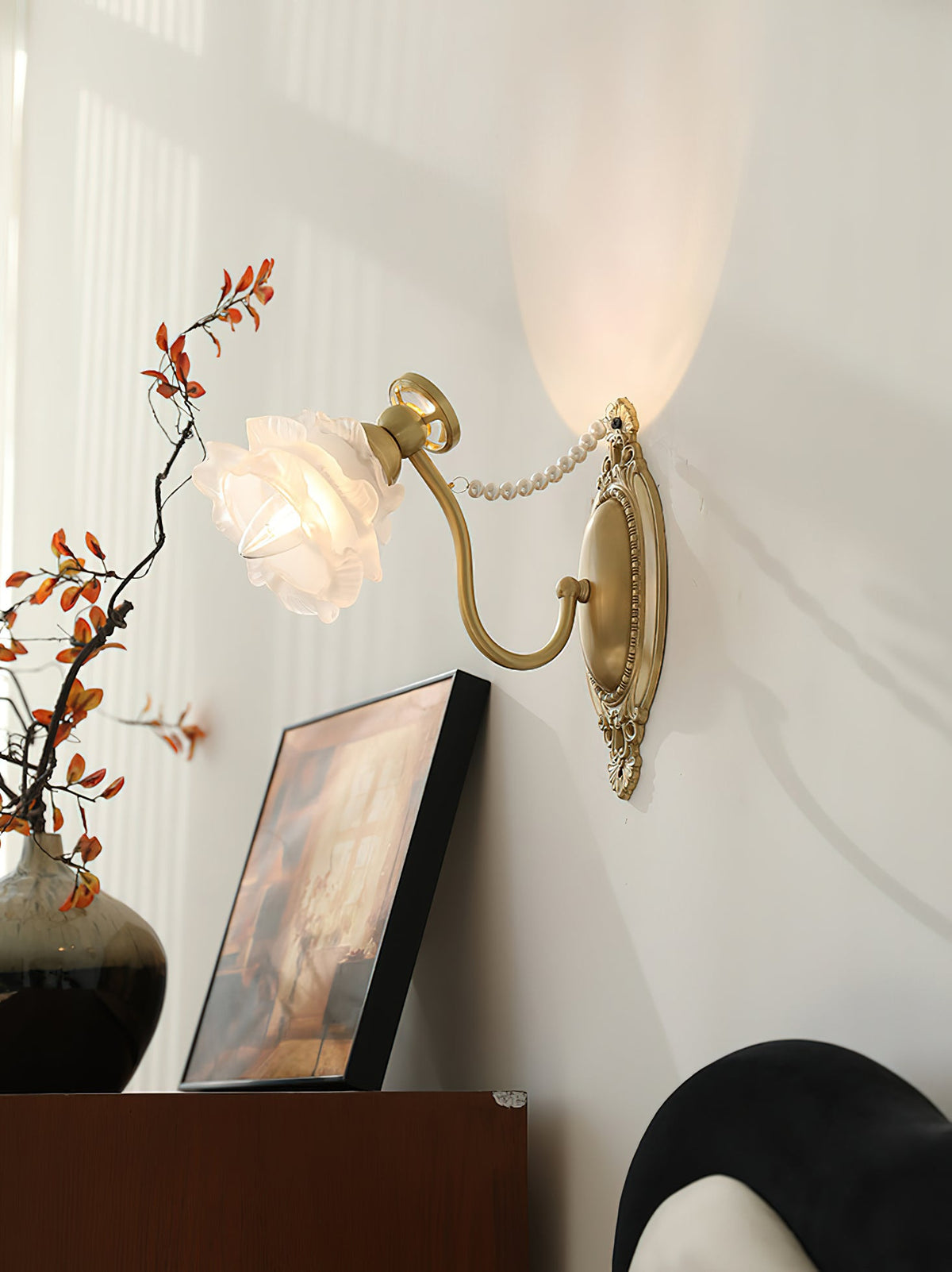 roses-landi-wall-lamp