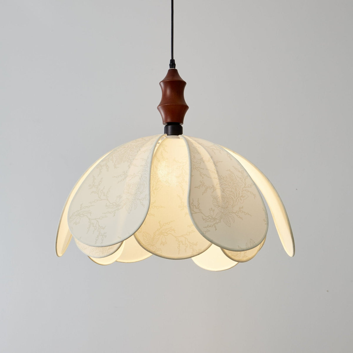 Roswyn Petal Pendant Light – Modern Designer Hanging Lamp for Dining & Living Spaces