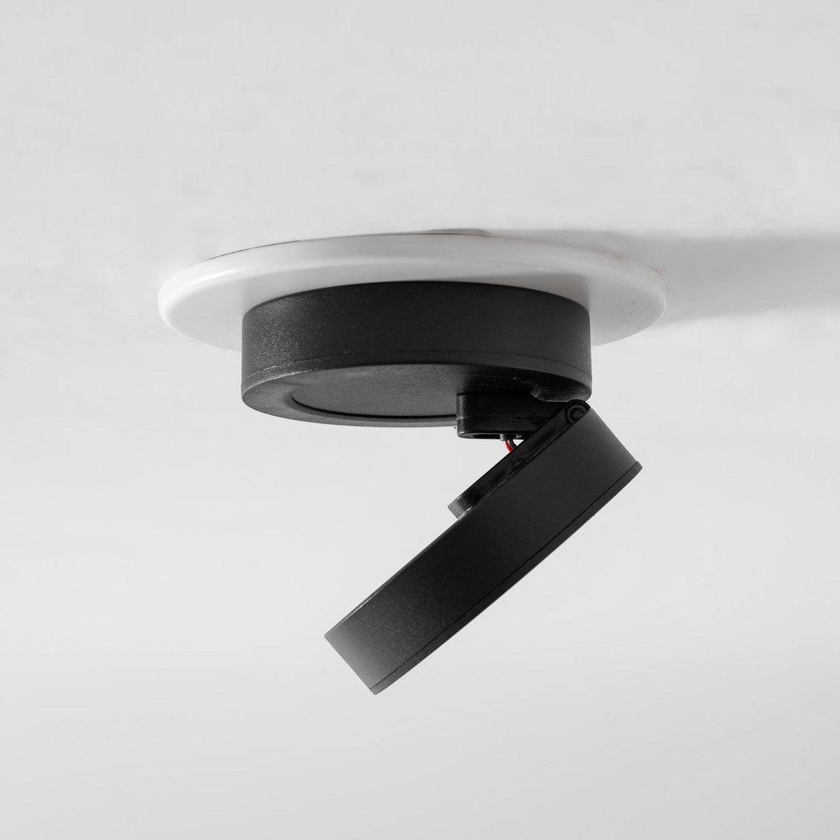 Round Rotating LED Downlight – Adjustable Precision for Modern Interiors